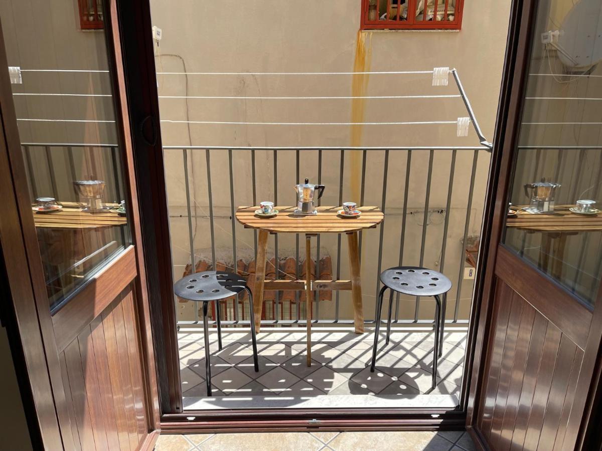 Guest House "Le Sciare" - Centro Storico カターニア エクステリア 写真